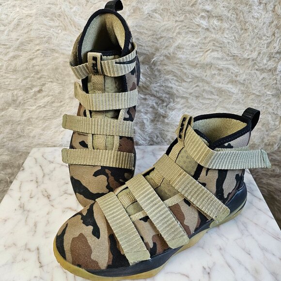 Nike Air Shoes Sneakers Youth 3Y Lebron James Soldier XI Olive Camo Military 3Y - Picture 1 of 8